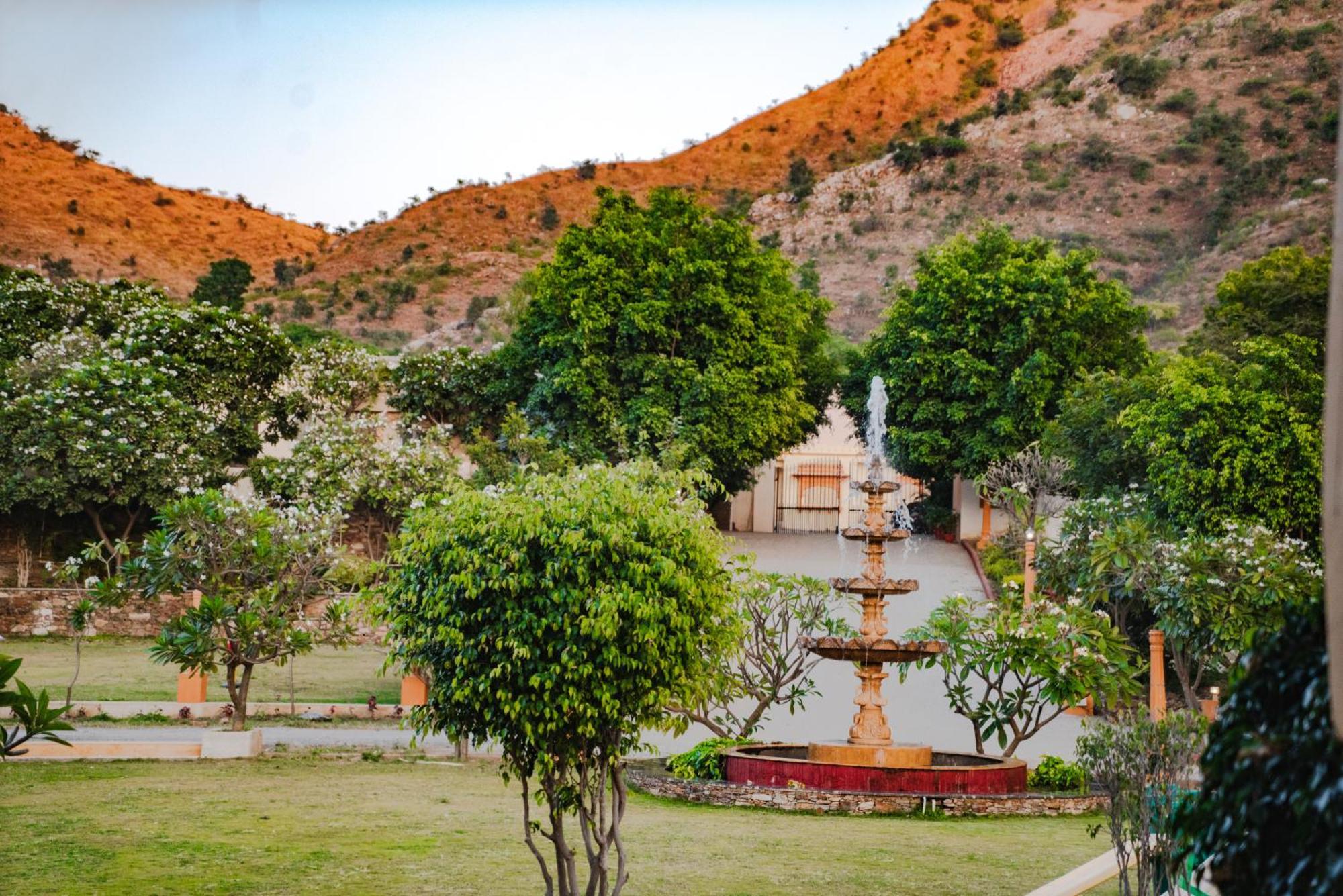 Udai Nature Valley Resort - A Peace Full Farmhouse Resort Удайпур Экстерьер фото